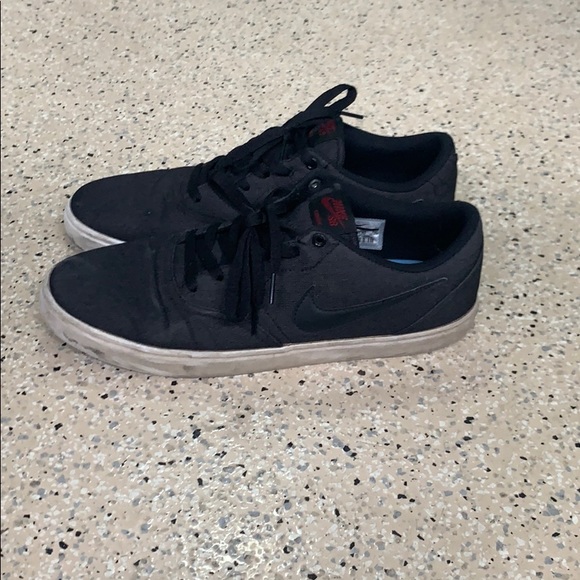 Shoes - Picture 2 of 4